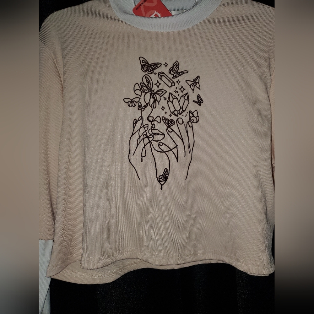 NWT Crystal butterfly feminine ribbed high neck long sleeve crop top SZ 8/10